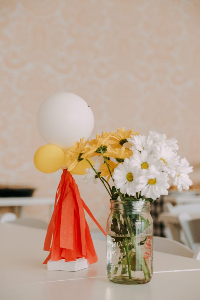 Balloon and Floral Centerpiece 