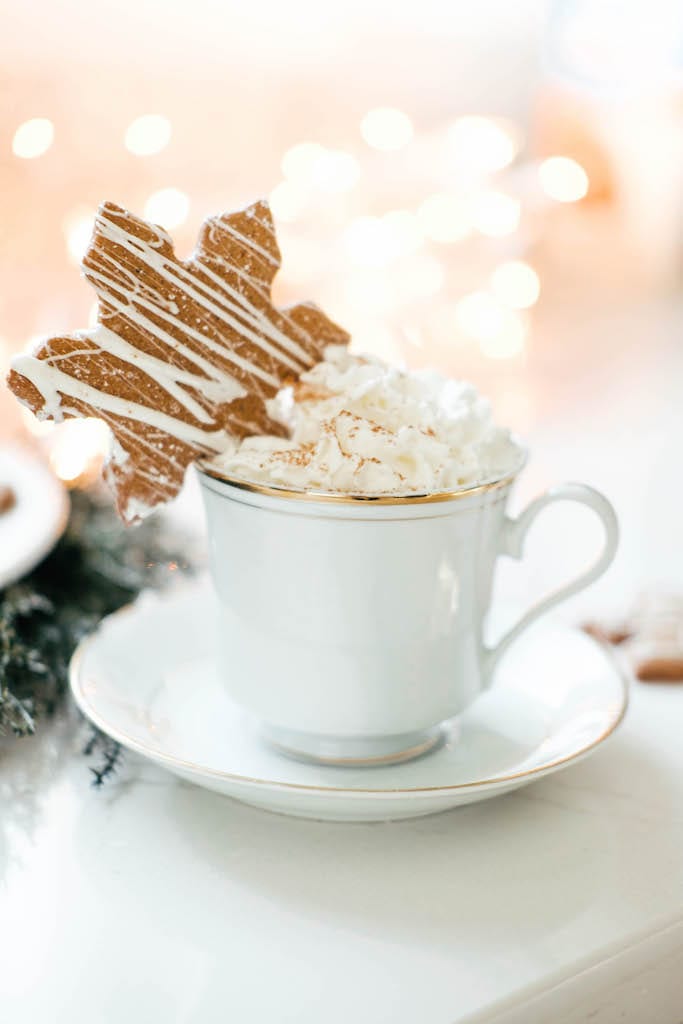 Delicious Black Pepper Gingerbread with White Chocolate Drizzle