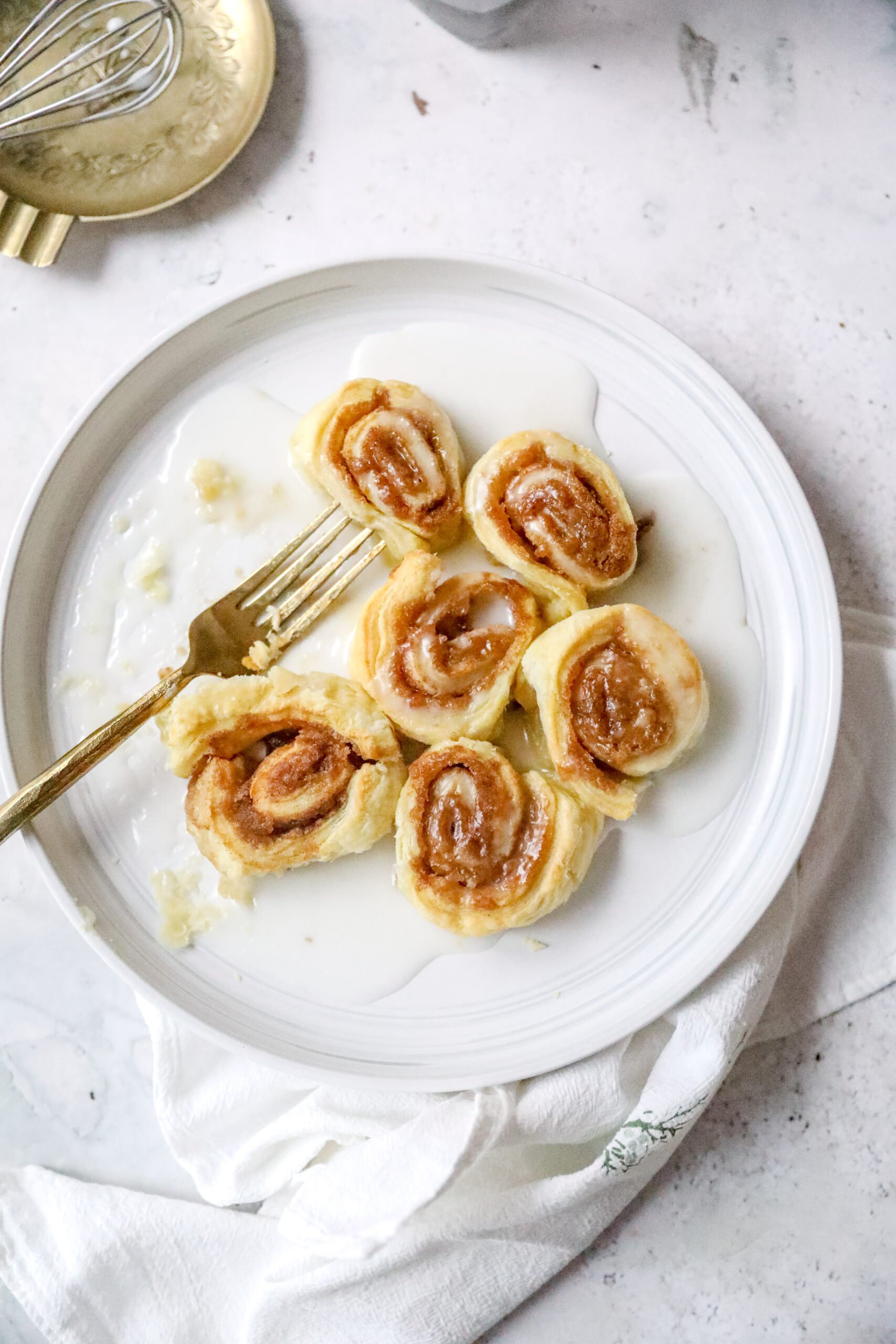 Puff Pastry Cinnamon Rolls - My Therapist Cooks