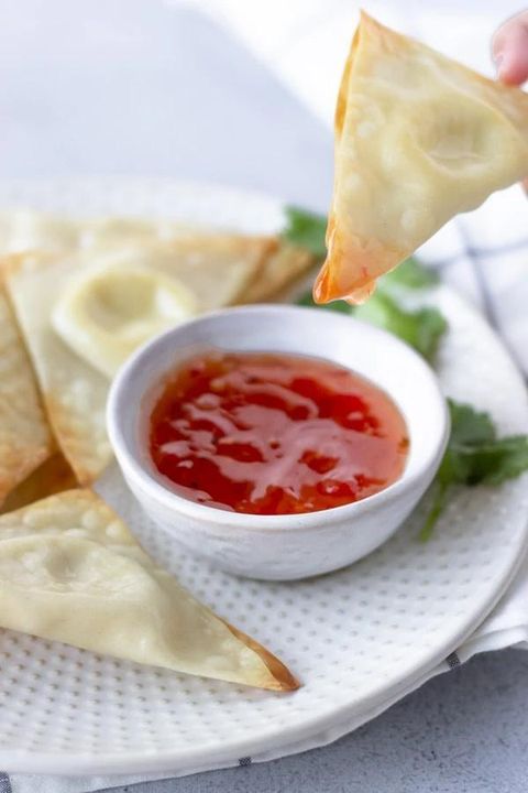 cream cheese wonton dipped in sauce