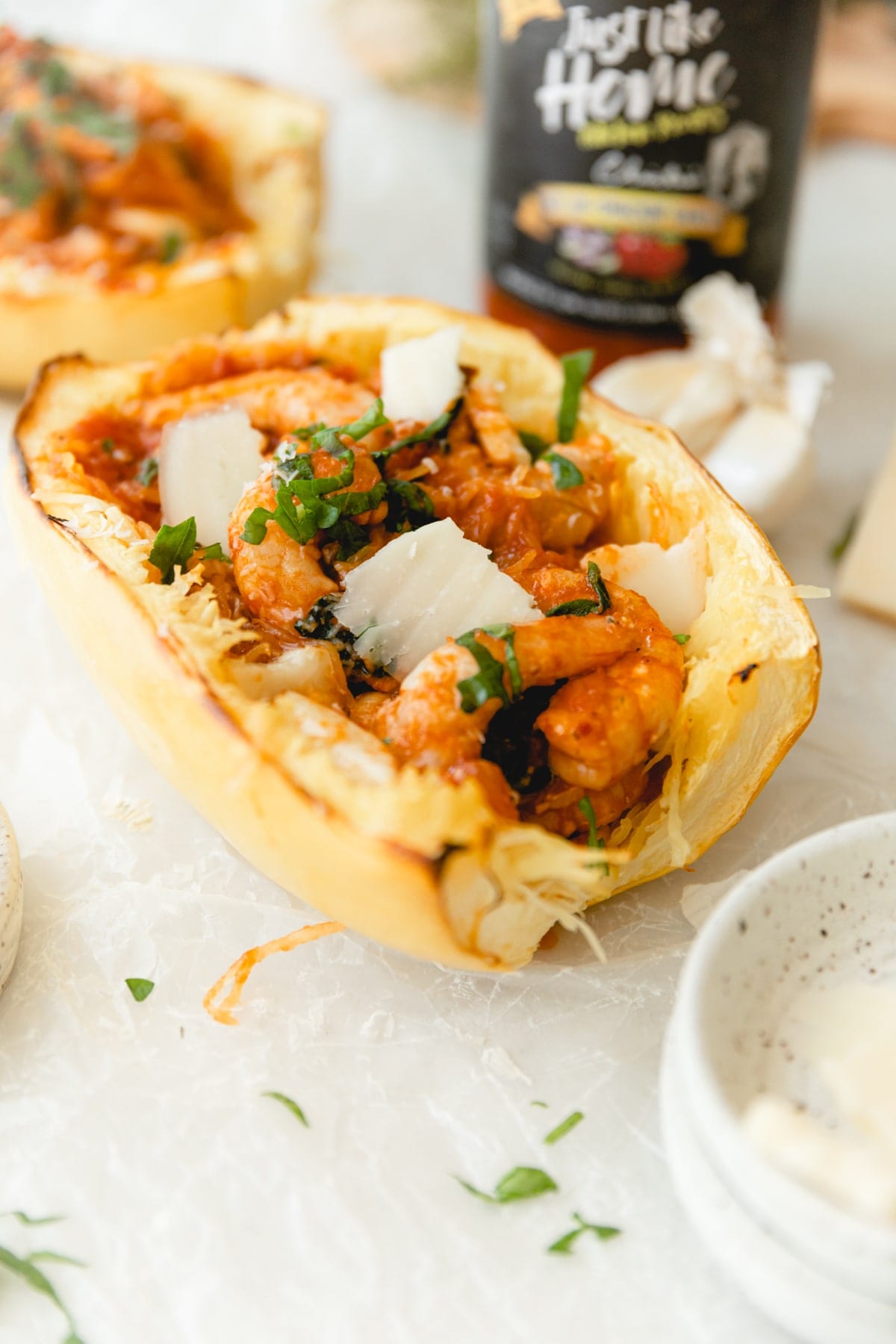 spaghetti squash stuffed with marinara garlic shrimp and spaghetti squash
